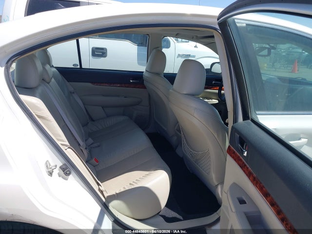 44845601 :رقم المزاد ، 4S3BMCK6XB3235085 vin ، 2011 Subaru Legacy 2.5i Limited مزاد بيع