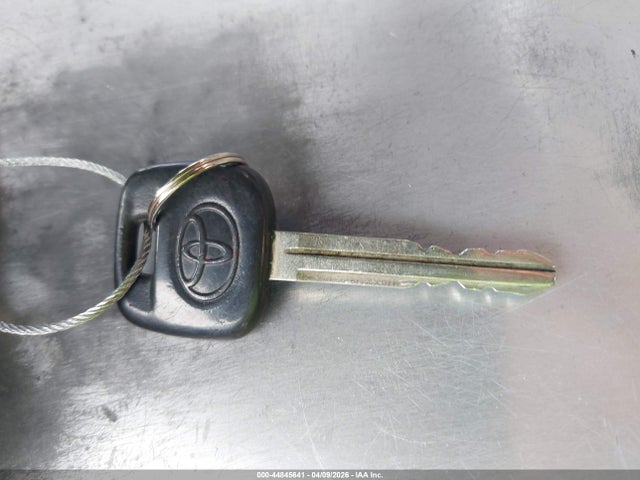 2004 TOYOTA COROLLA JTDBR32E442039032 Photo 10