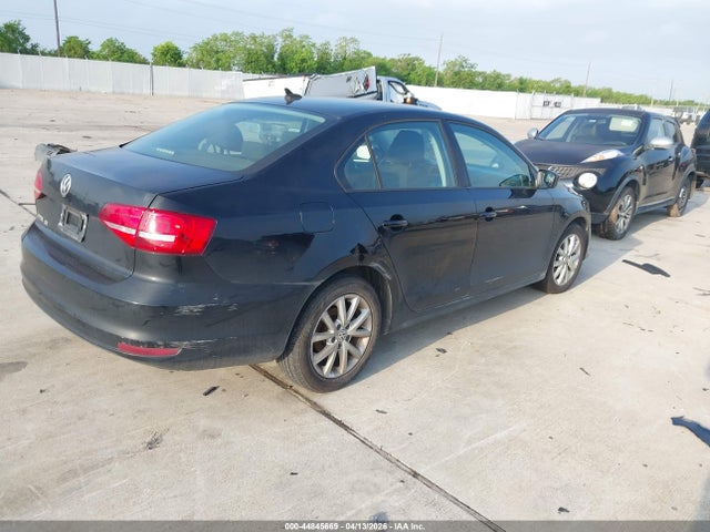 44845669 :رقم المزاد ، 3VWD17AJ6FM205310 vin ، 2015 Volkswagen Jetta 1.8t Se مزاد بيع