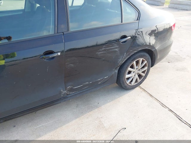 44845669 :رقم المزاد ، 3VWD17AJ6FM205310 vin ، 2015 Volkswagen Jetta 1.8t Se مزاد بيع