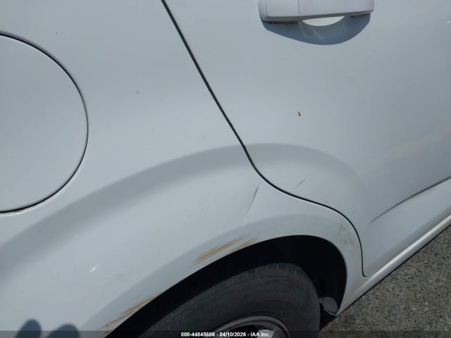 1G1JC5SGXE4152430 Chevrolet Sonic Lt Auto