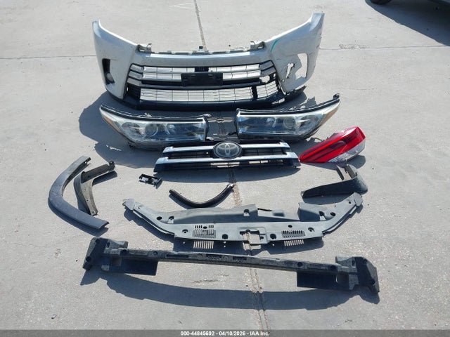 Продажа на аукционе авто 2017 Toyota Highlander Limited Platinum, vin: 5TDYZRFH2HS218279, номер лота: 44845692