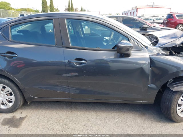 3MYDLBYVXKY509088 Toyota YARIS L