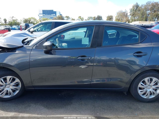 3MYDLBYVXKY509088 Toyota YARIS L