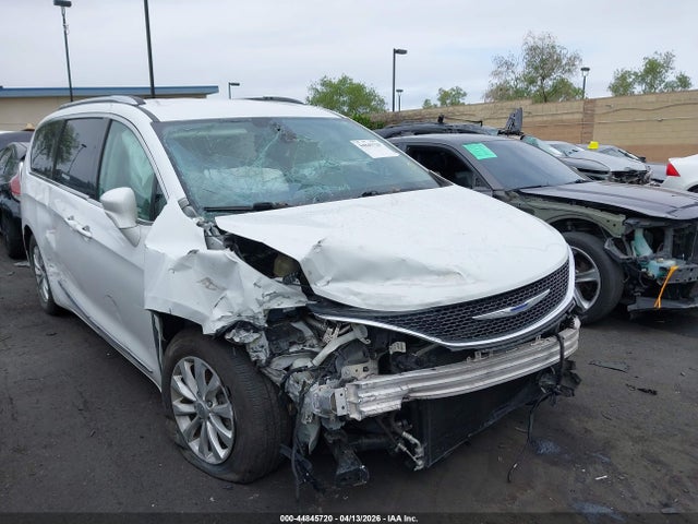 2018 Chrysler Pacifica Touring L Plus მანქანა იყიდება აუქციონზე, vin: 2C4RC1EG7JR144419, აუქციონის ნომერი: 44845720