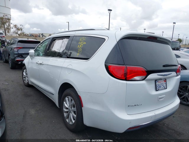 2018 Chrysler Pacifica Touring L Plus მანქანა იყიდება აუქციონზე, vin: 2C4RC1EG7JR144419, აუქციონის ნომერი: 44845720