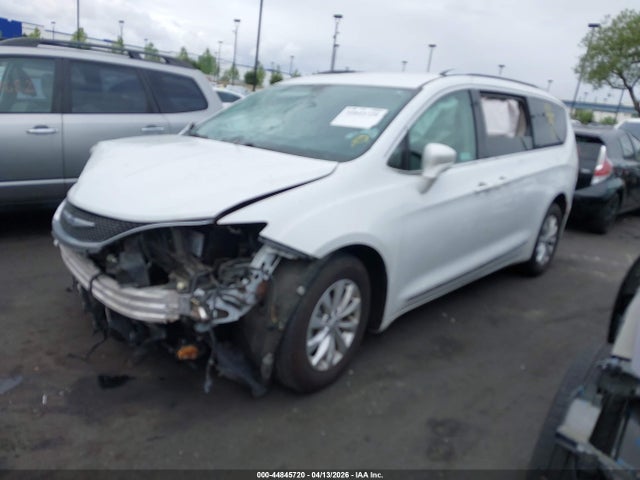 2018 Chrysler Pacifica Touring L Plus მანქანა იყიდება აუქციონზე, vin: 2C4RC1EG7JR144419, აუქციონის ნომერი: 44845720