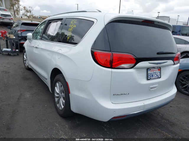 2018 Chrysler Pacifica Touring L Plus მანქანა იყიდება აუქციონზე, vin: 2C4RC1EG7JR144419, აუქციონის ნომერი: 44845720