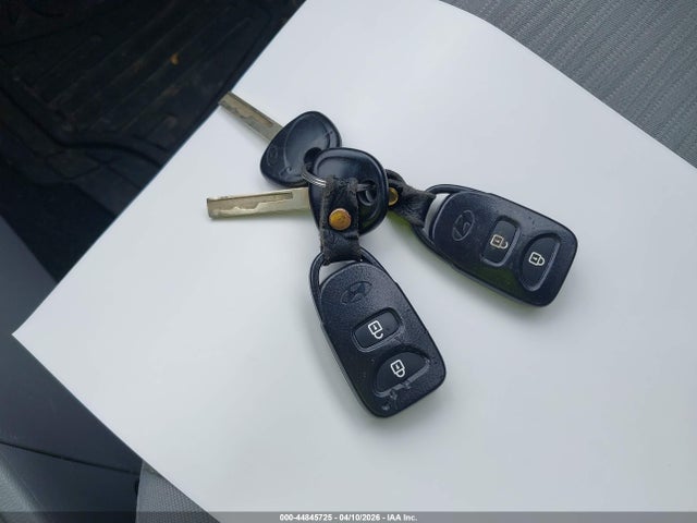 KMHCT4AE4HU270581 Hyundai ACCENT SE