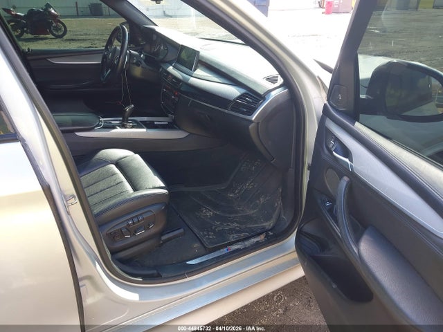 44845732 :رقم المزاد ، 5UXKR6C53F0J77206 vin ، 2015 Bmw X5 Xdrive50i مزاد بيع