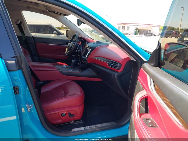 44845751 :رقم المزاد ، ZN661YUL9HX250154 vin ، 2017 Maserati Levante S مزاد بيع