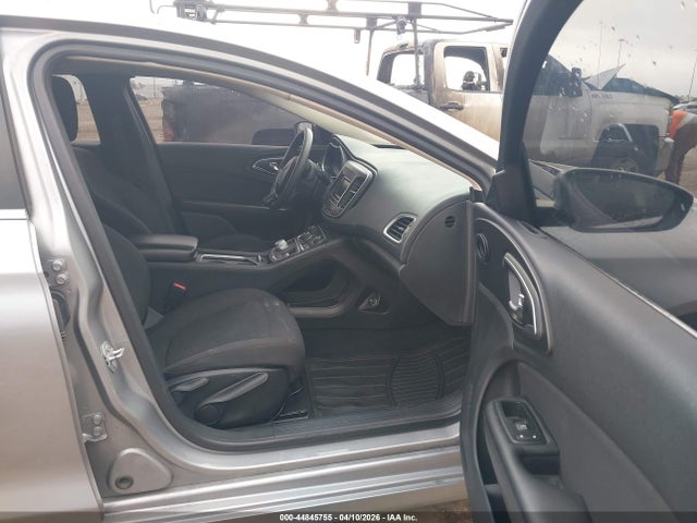 Продажа на аукционе авто 2015 Chrysler 200 Limited, vin: 1C3CCCAB3FN580267, номер лота: 44845755