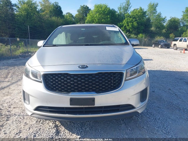 KNDMB5C1XH6231316 KIA SEDONA LX