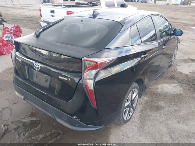 JTDKARFU5G3007751 Toyota Prius Three Touring