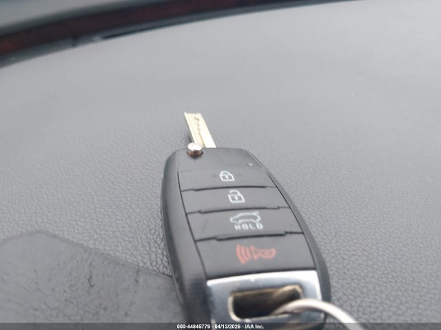 5XYPG4A54HG196381 KIA Sorento 3.3l Lx