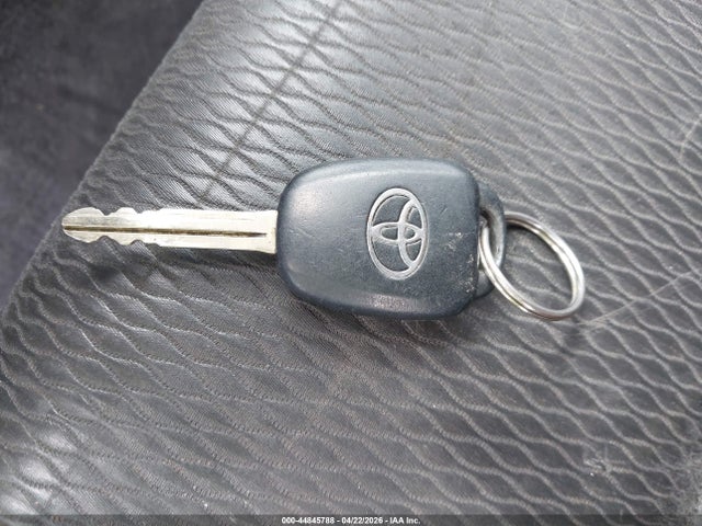 2T1BURHE5JC041457 Toyota COROLLA LE
