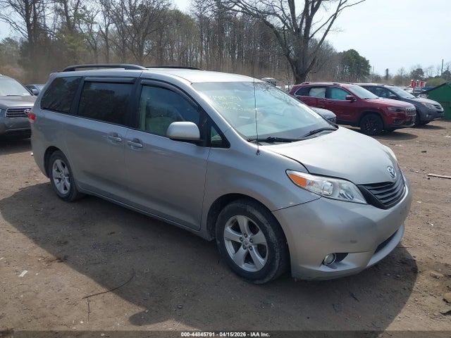 2011 TOYOTA SIENNA 5TDKK3DC1BS141507