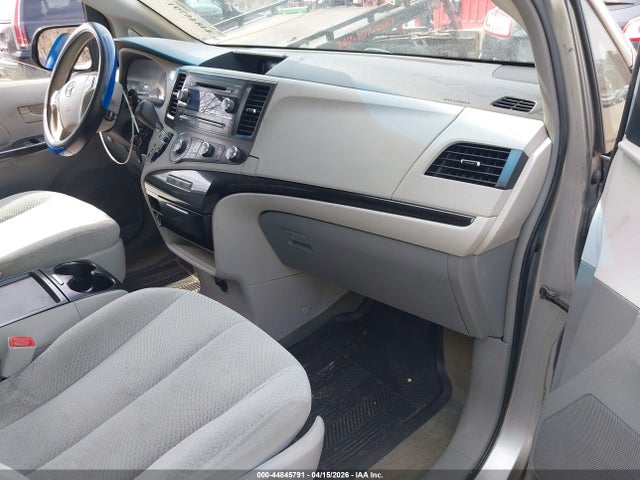 2011 TOYOTA SIENNA 5TDKK3DC1BS141507 Photo 4