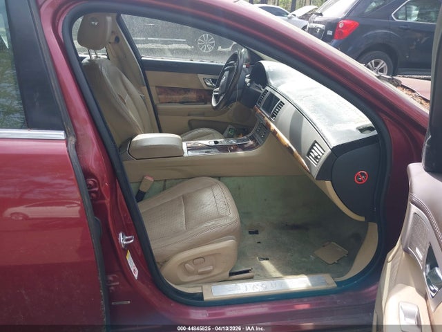 2011 JAGUAR XF SAJWA0GB1BLR89377 Photo 4