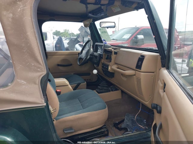 44845841 :رقم المزاد ، 1J4FA59S8YP735296 vin ، 2000 Jeep Wrangler Sahara مزاد بيع