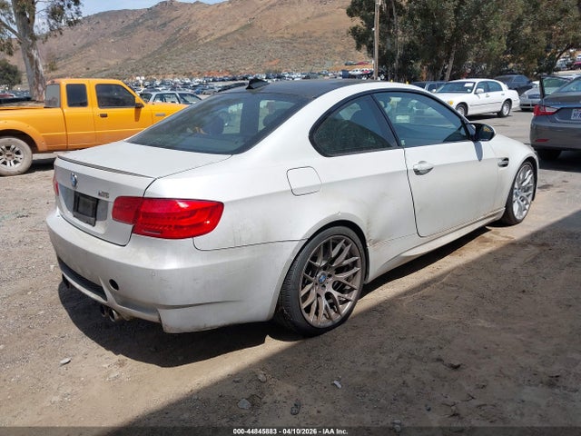 2011 BMW M3 WBSKG9C50BE797137 Photo 3