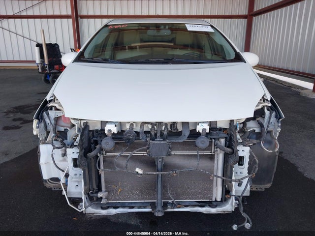Toyota Prius Five 2014 JTDKN3DU5E1749502 Image 6