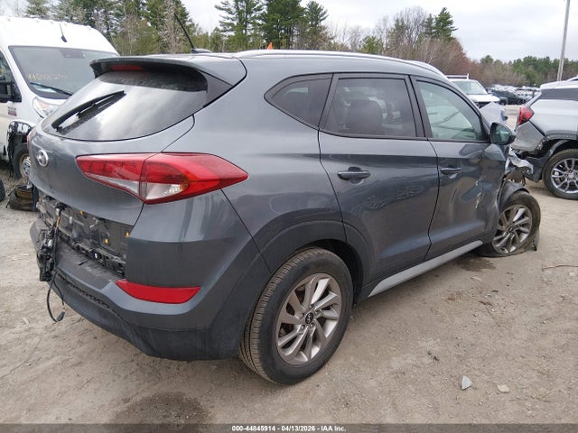 KM8J3CA40HU506314 Hyundai TUCSON SE