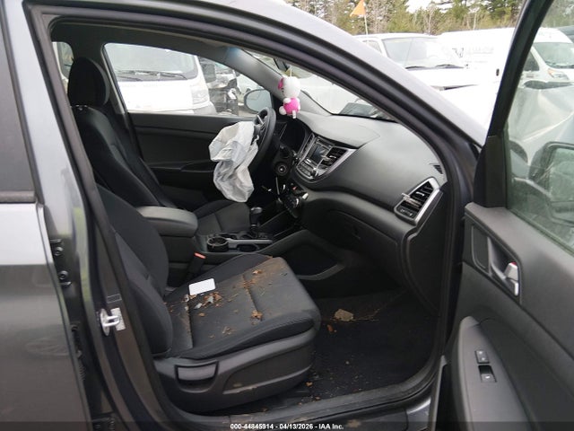 KM8J3CA40HU506314 Hyundai TUCSON SE