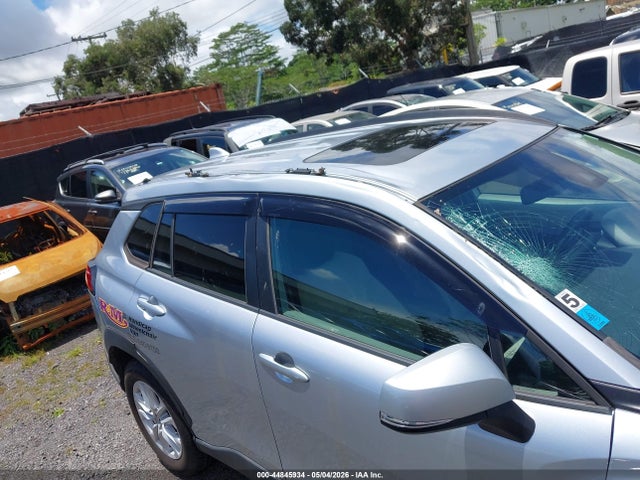 44845934 :رقم المزاد ، 7MUBAAAG6NV003292 vin ، 2022 Toyota Corolla Cross Le مزاد بيع