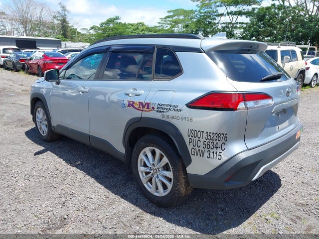 44845934 :رقم المزاد ، 7MUBAAAG6NV003292 vin ، 2022 Toyota Corolla Cross Le مزاد بيع