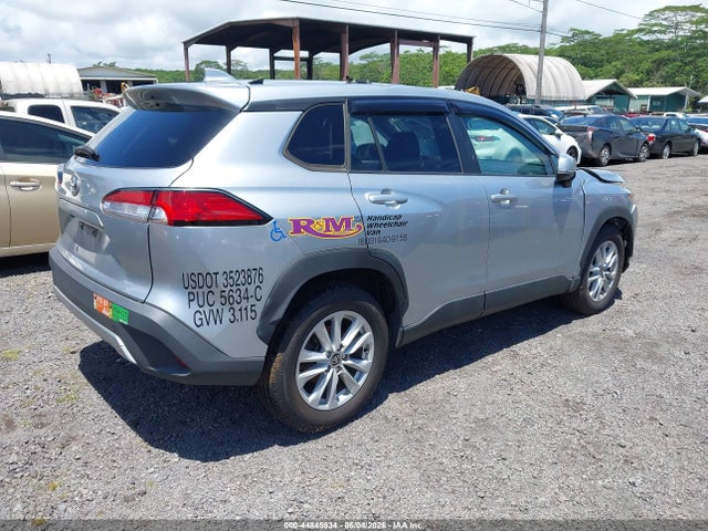 44845934 :رقم المزاد ، 7MUBAAAG6NV003292 vin ، 2022 Toyota Corolla Cross Le مزاد بيع