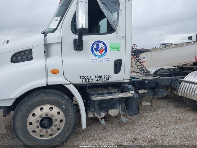 Продажа на аукционе авто 2011 Freightliner Cascadia 113, vin: 1FUJGBDV6BSAZ2588, номер лота: 44845946