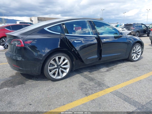 Продажа на аукционе авто 2018 Tesla Model 3, vin: 5YJ3E1EA3JF148541, номер лота: 44845982