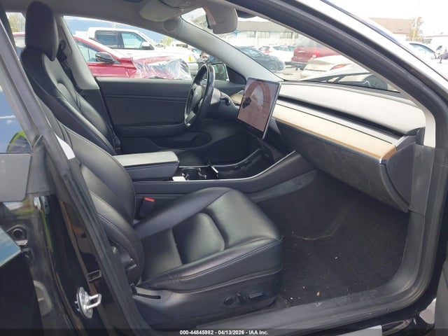 Продажа на аукционе авто 2018 Tesla Model 3, vin: 5YJ3E1EA3JF148541, номер лота: 44845982