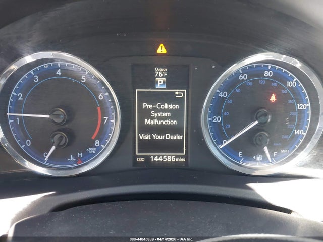 2T1BURHE5JC008667 Toyota COROLLA SE
