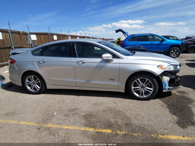 Продажа на аукционе авто 2016 Ford Fusion Energi Titanium, vin: 3FA6P0SU4GR355534, номер лота: 44846009