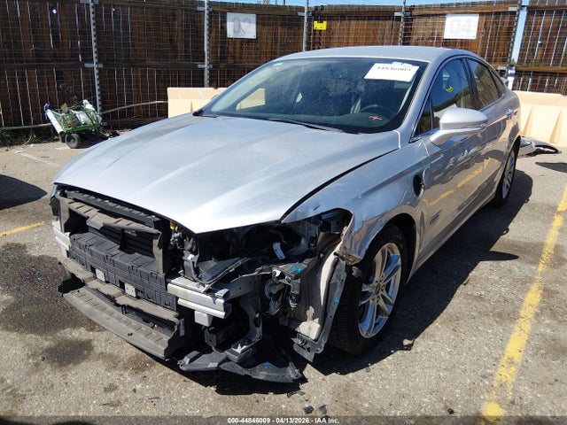 Продажа на аукционе авто 2016 Ford Fusion Energi Titanium, vin: 3FA6P0SU4GR355534, номер лота: 44846009