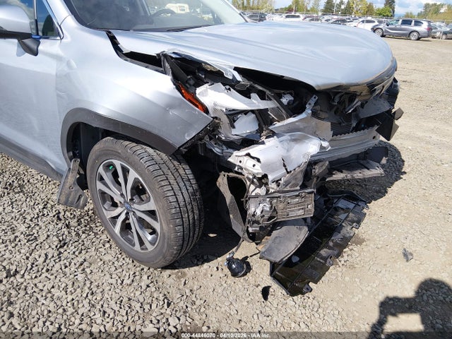 Продаж на аукціоні авто 2022 Subaru Forester Limited, vin: JF2SKAPC5NH430612, номер лоту: 44846070