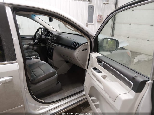 2009 Volkswagen Routan Sel მანქანა იყიდება აუქციონზე, vin: 2V8HW54X49R517718, აუქციონის ნომერი: 44846101
