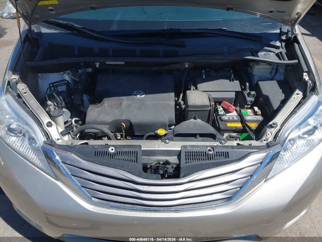 5TDYK3DC6FS600403 Toyota Sienna Xle 8 Passenger