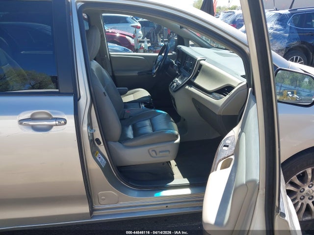 5TDYK3DC6FS600403 Toyota Sienna Xle 8 Passenger