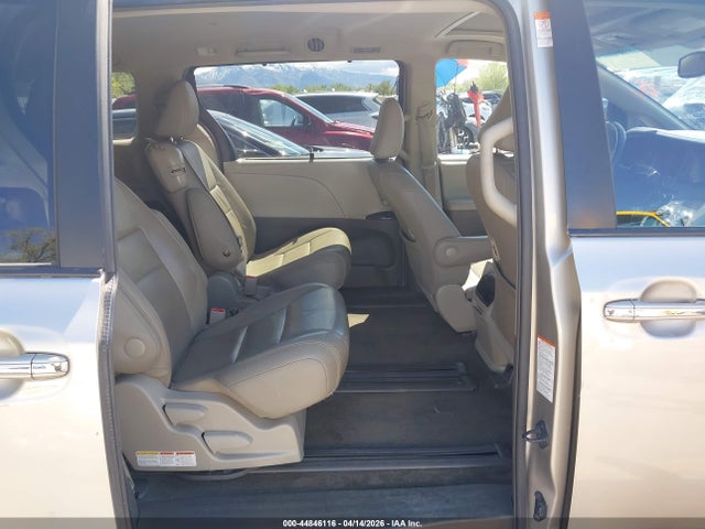 5TDYK3DC6FS600403 Toyota Sienna Xle 8 Passenger