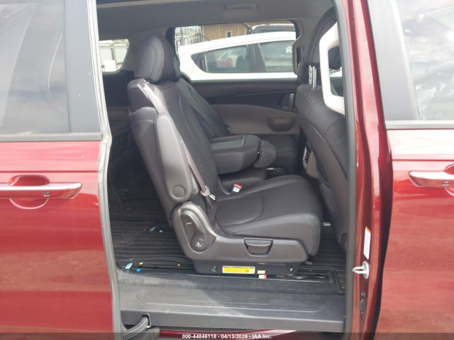 2025 Kia Carnival Mpv Lxs მანქანა იყიდება აუქციონზე, vin: KNDNB5K35S6535152, აუქციონის ნომერი: 44846118