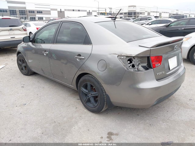 2013 Kia Forte Ex მანქანა იყიდება აუქციონზე, vin: KNAFU4A27D5671337, აუქციონის ნომერი: 44846143