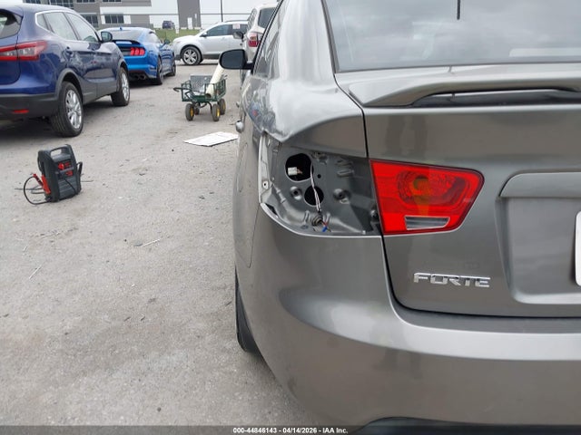 2013 Kia Forte Ex მანქანა იყიდება აუქციონზე, vin: KNAFU4A27D5671337, აუქციონის ნომერი: 44846143