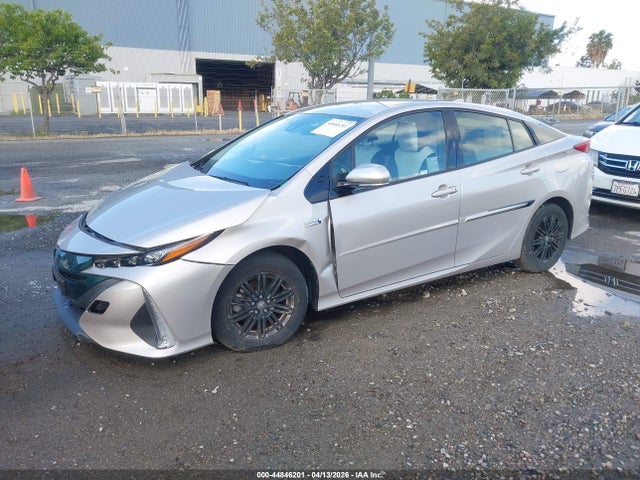 Toyota Prius Prime Premium 2017 JTDKARFP0H3050907 Image 2