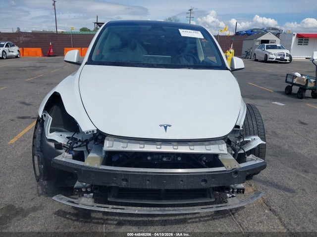 44846206 :رقم المزاد ، 7SAYGDEF9NF536654 vin ، 2022 Tesla Model Y Performance Dual Motor All-wheel Drive مزاد بيع