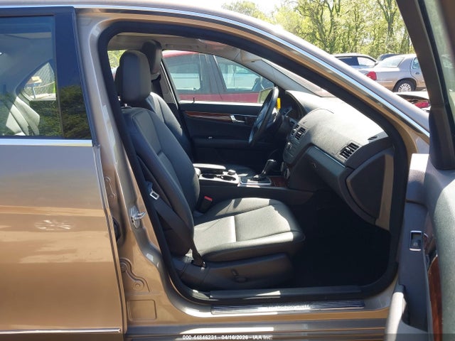 Продажа на аукционе авто 2011 Mercedes-benz C 300 Luxury 4matic/sport 4matic, vin: WDDGF8BB9BR139154, номер лота: 44846231