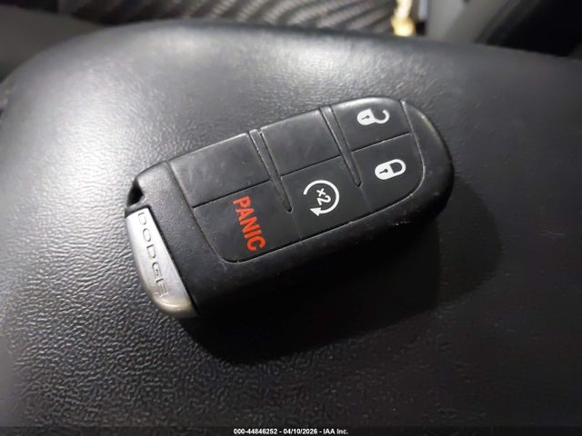 44846252 :رقم المزاد ، 3D4PH3FG8BT522929 vin ، 2011 Dodge Journey Crew مزاد بيع