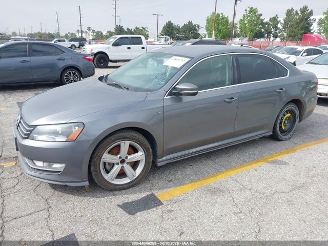 2015 VOLKSWAGEN PASSAT 1VWAT7A3XFC105274 Photo 1